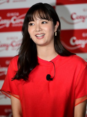 『夢のクリスマスケーキコンテスト 2019』受賞作品発表イベントに登場した新川優愛