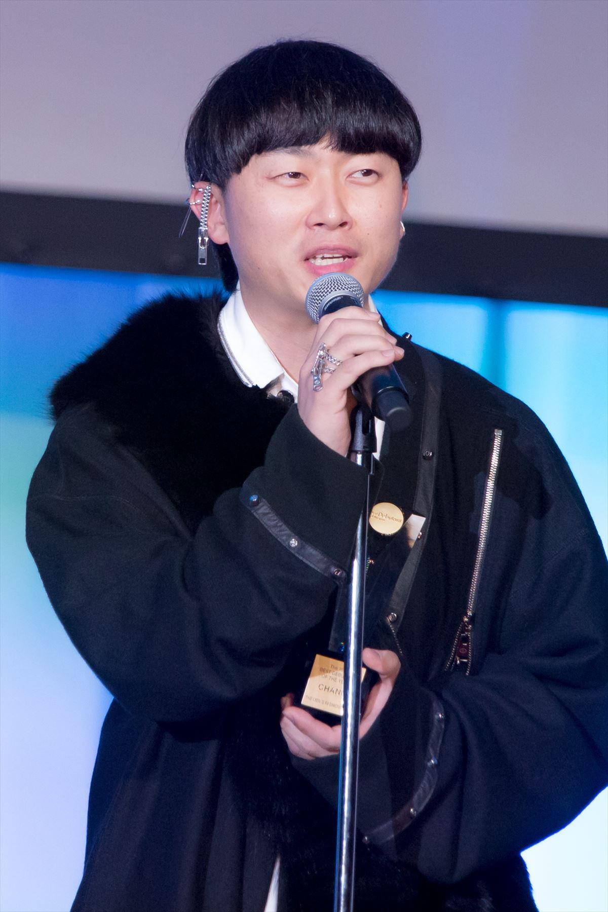杏、働く母親たちへエール　ムロツヨシらとベストドレッサー受賞