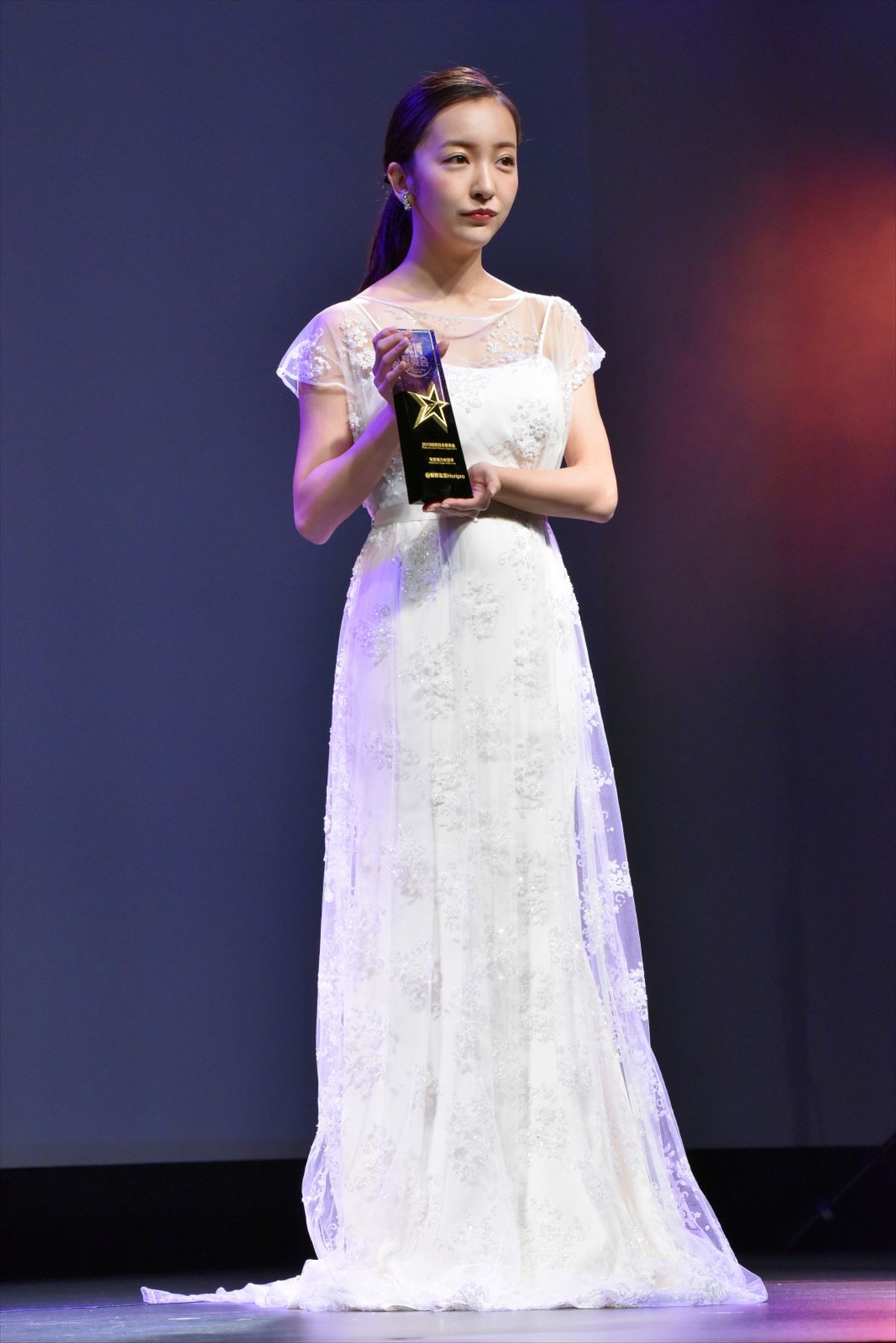 西野七瀬、初の個人賞に喜びいっぱい「すごくうれしい」