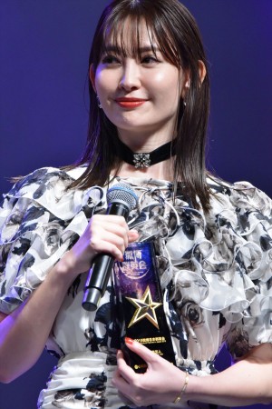 「WEIBO Account Festival in Japan 2019」に登場した小嶋陽菜