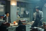 日曜ドラマ『ニッポンノワール　―刑事Yの反乱―』第8話場面写真（左から）細田善彦と椎名桔平