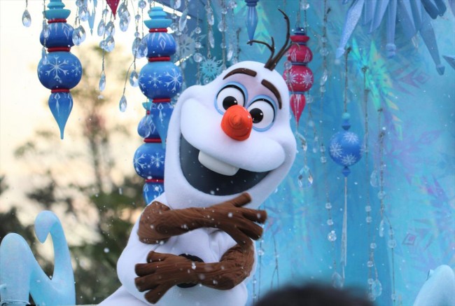 アナ雪 エルサたちにも会える 夢いっぱいのtdl クリスマスパレード を堪能 19年11月30日 特集 レポート クランクイン トレンド