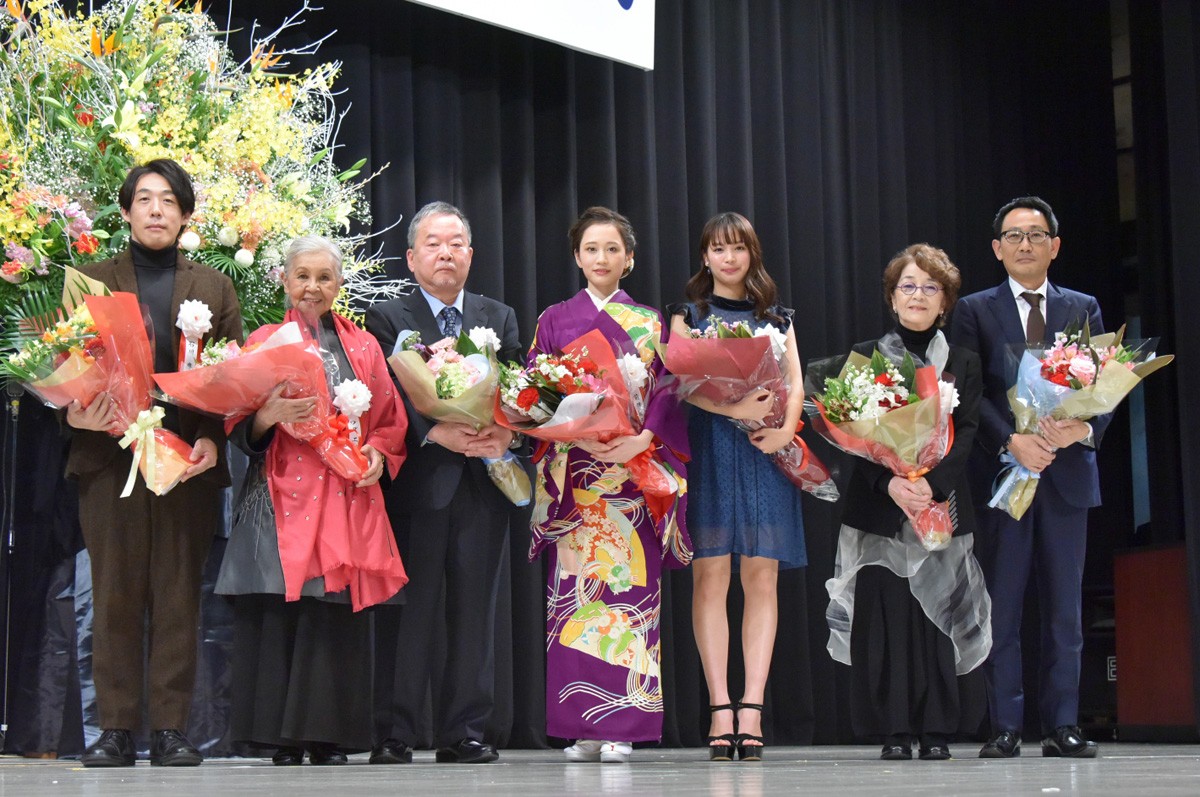 前田敦子、艶やかな着物姿で登場　女優賞受賞に歓喜「映画の世界はたまらない」