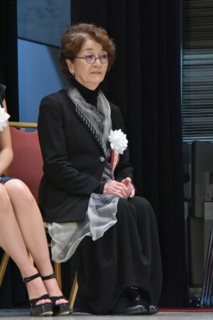 山路ふみ子映画賞贈呈式に登場した倍賞千恵子