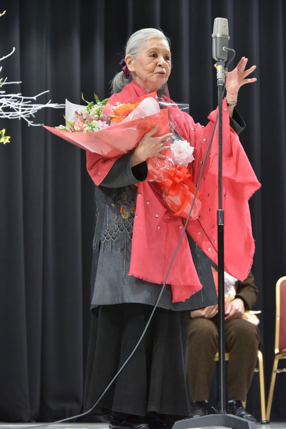 前田敦子、艶やかな着物姿で登場　女優賞受賞に歓喜「映画の世界はたまらない」