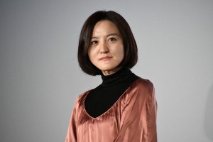 映画『羊とオオカミの恋と殺人』初日舞台挨拶に登場した朝倉加葉子監督