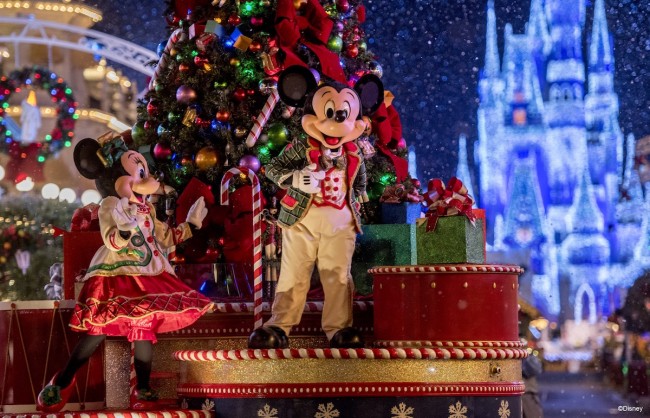 米ディズニー ワールド クリスマスも超豪華 ミッキーたちの限定コスに注目 19年12月1日 おでかけ クランクイン トレンド