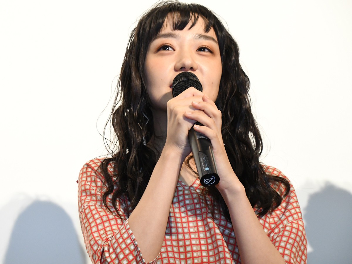 奈緒、“特別な劇場”で初主演映画上映に「とても幸せな気持ちです」
