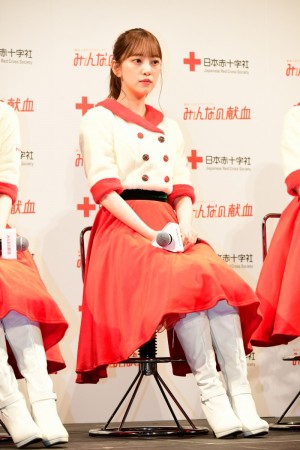 「みんなの献血」クリスマスPRイベントに登場した堀未央奈