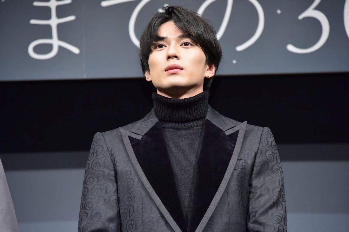 新田真剣佑、“笑かしアドリブ”被害を訴えられるも「僕は楽しかった」