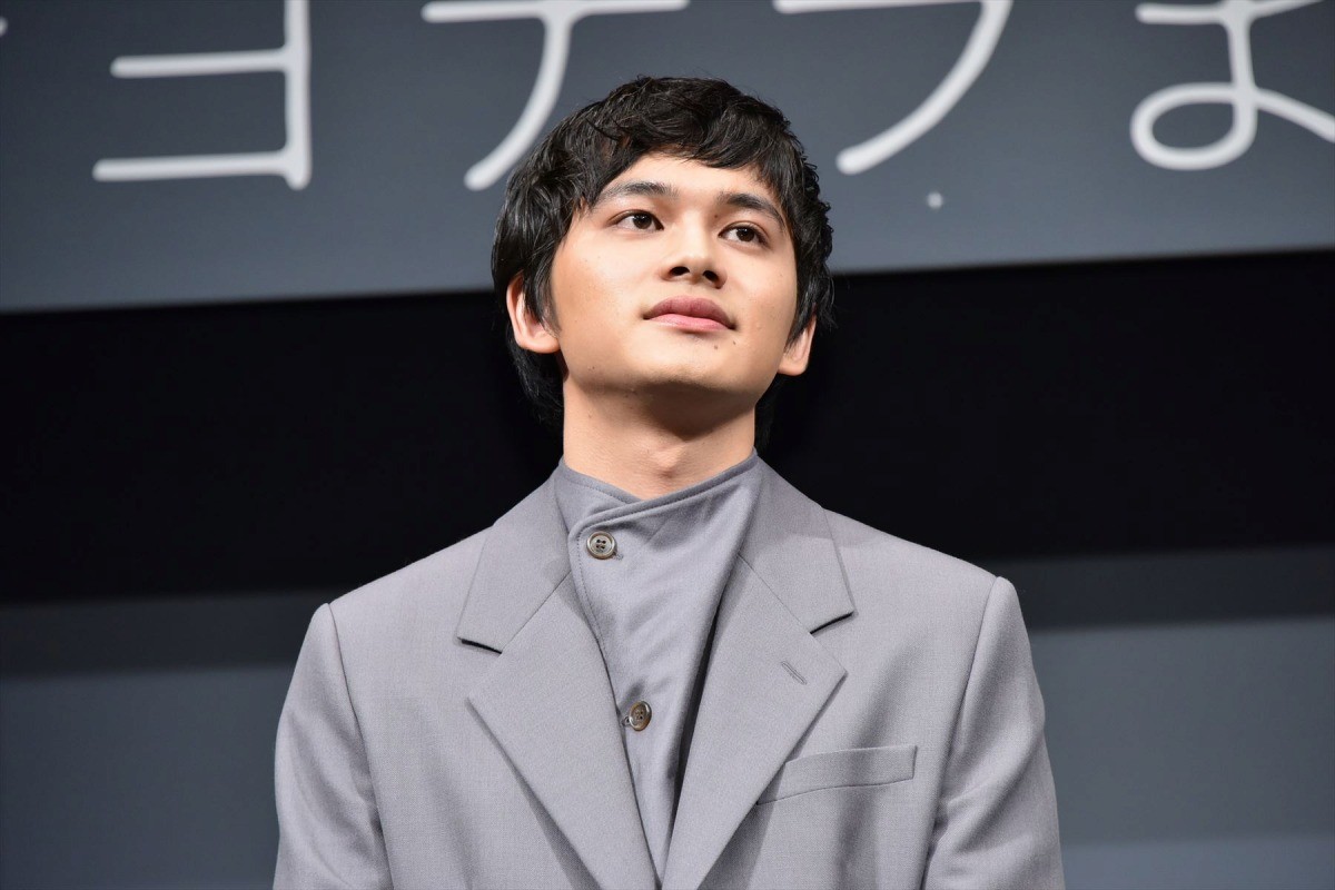 新田真剣佑、“笑かしアドリブ”被害を訴えられるも「僕は楽しかった」