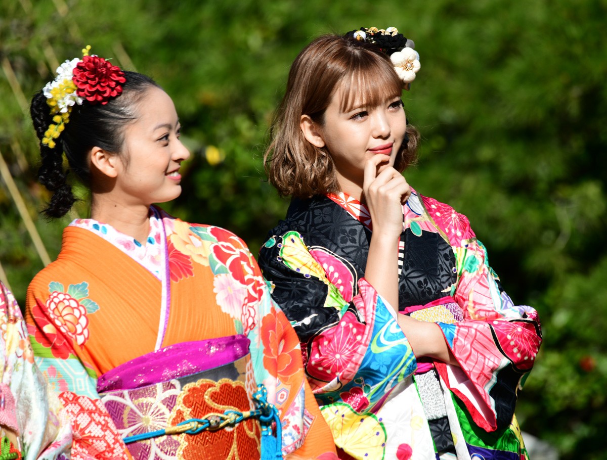 藤田ニコル、艶やかな晴れ着姿を披露　来年は「新しい報告ができそう」