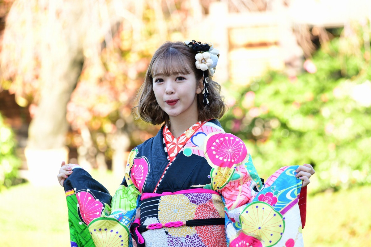 藤田ニコル、艶やかな晴れ着姿を披露　来年は「新しい報告ができそう」