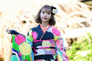 2020年オスカープロモーション晴れ着撮影会に登場した藤田ニコル