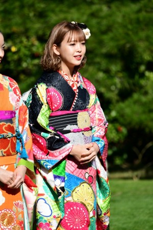 2020年オスカープロモーション晴れ着撮影会に登場した藤田ニコル