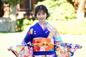 2020年オスカープロモーション晴れ着撮影会に登場した小芝風花