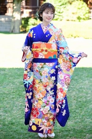 2020年オスカープロモーション晴れ着撮影会に登場した小芝風花