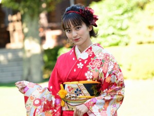 2020年オスカープロモーション晴れ着撮影会に登場した岡田結実