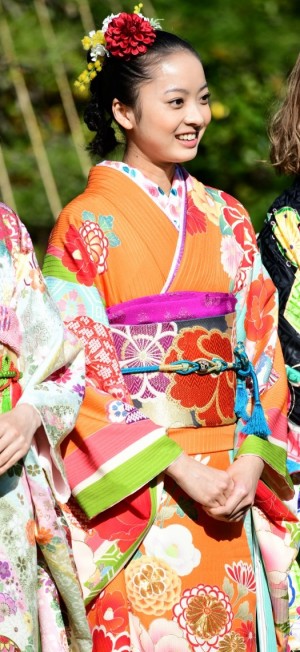 2020年オスカープロモーション晴れ着撮影会に登場した川瀬莉子