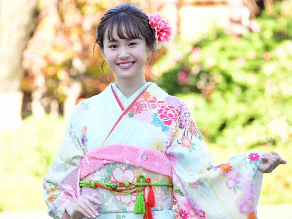 藤田ニコル、艶やかな晴れ着姿を披露　来年は「新しい報告ができそう」