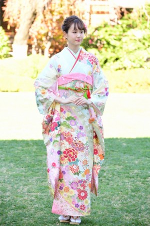 2020年オスカープロモーション晴れ着撮影会に登場した尾碕真花