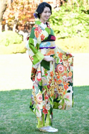 2020年オスカープロモーション晴れ着撮影会に登場した是永瞳