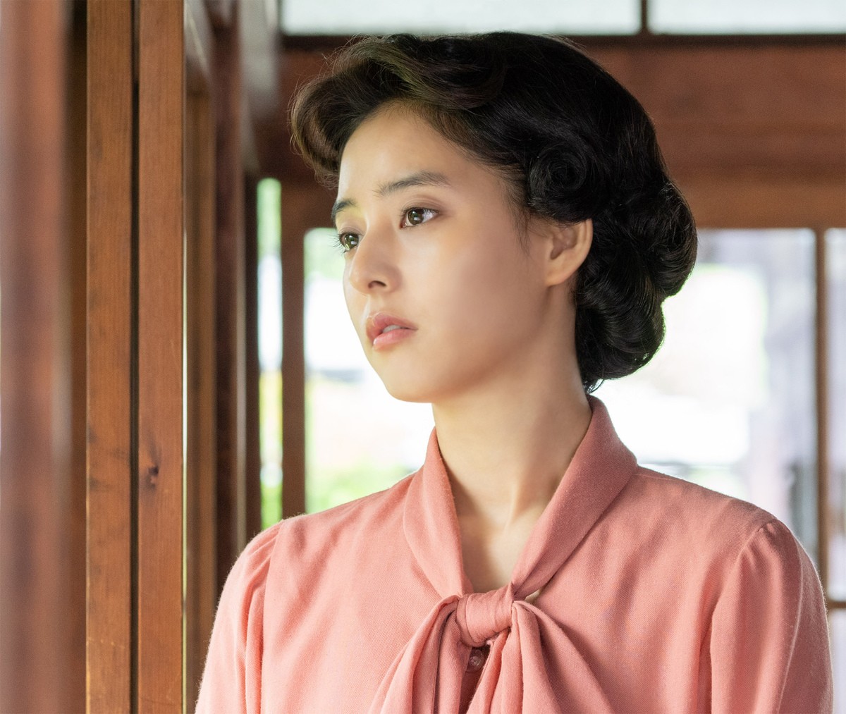 スペシャルドラマ『アメリカに負けなかった男~バカヤロー総理 吉田茂~』に出演する新木優子