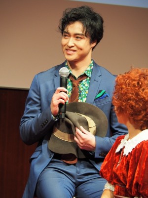 2020年丸美屋食品ミュージカル『アニー』制作発表会見に登場した栗山航