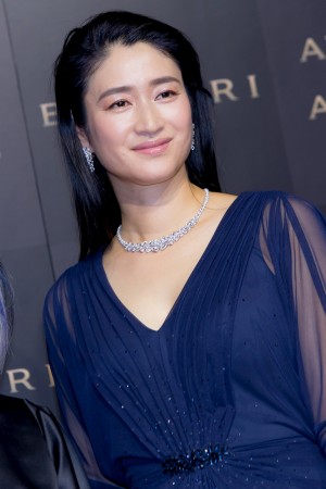 「BVLGARI AVRORA AWARDS 2019」フォトコールに登場した小雪