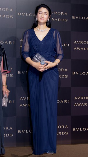 「BVLGARI AVRORA AWARDS 2019」フォトコールに登場した小雪
