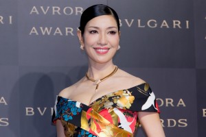 「BVLGARI AVRORA AWARDS 2019」フォトコールに登場したアンミカ