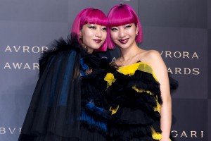 「BVLGARI AVRORA AWARDS 2019」フォトコールに登場したAMIAYA