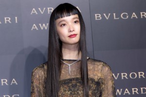 「BVLGARI AVRORA AWARDS 2019」フォトコールに登場した萬波ユカ