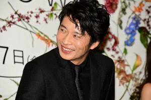 映画『mellow』完成披露舞台あいさつに登場した田中圭