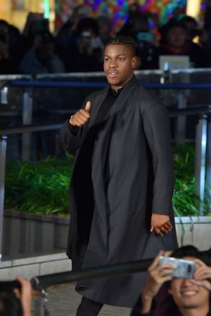 『スター・ウォーズ／スカイウォーカーの夜明け』レッドカーペット・イベントに登場したジョン・ボイエガ