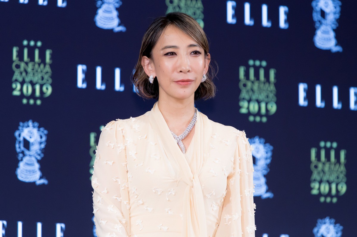 中村倫也、佐久間由衣に「僕、竹馬に乗ってもそんなにスタイリッシュにならない」