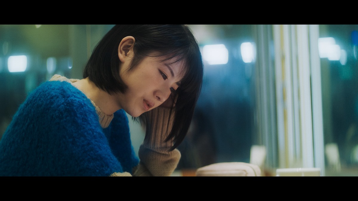 橋本環奈＆浜辺美波、支え合う親友同士の受験生に　ドコモ新CMスタート