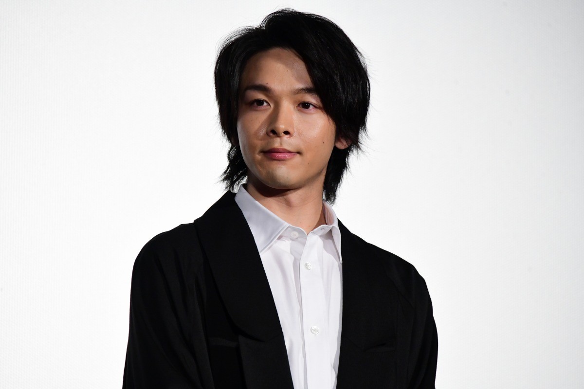 浜辺美波、お風呂の“途中”で起きた大事件を告白「腰から転んで…」 