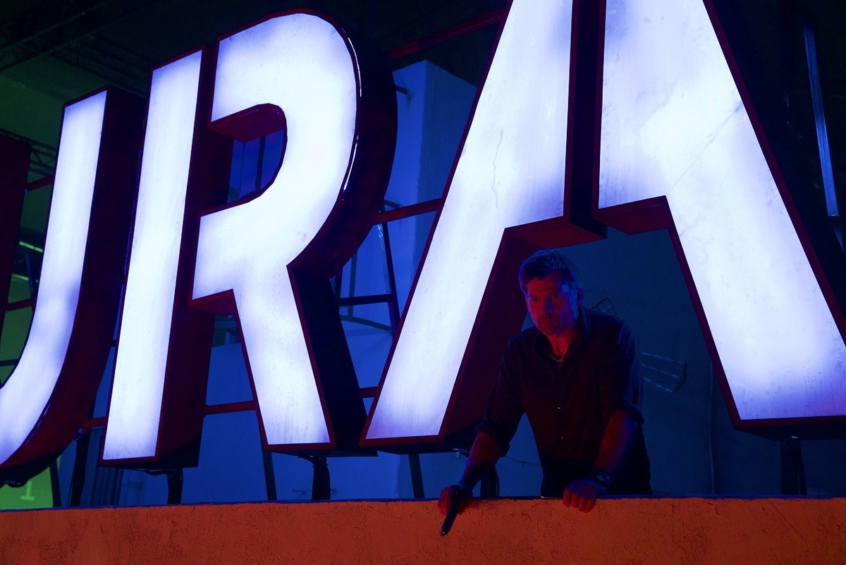 ブライアン・デ・パルマ最新作『ドミノ 復讐の咆哮』過激シーン収めた予告公開