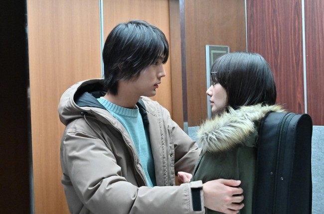 G線上のあなたと私 最終回 波瑠 中川大志の エレベーターキス に大反響 19年12月18日 写真 エンタメ ニュース クランクイン