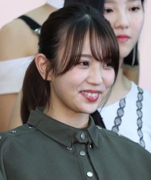 『第61回輝く！日本レコード大賞』記者会見に登場した欅坂46・小林由依