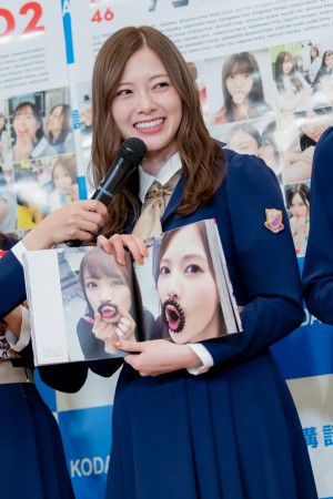 乃木坂46写真集『乃木撮 VOL.02』刊行記者会見に登場した乃木坂46・白石麻衣