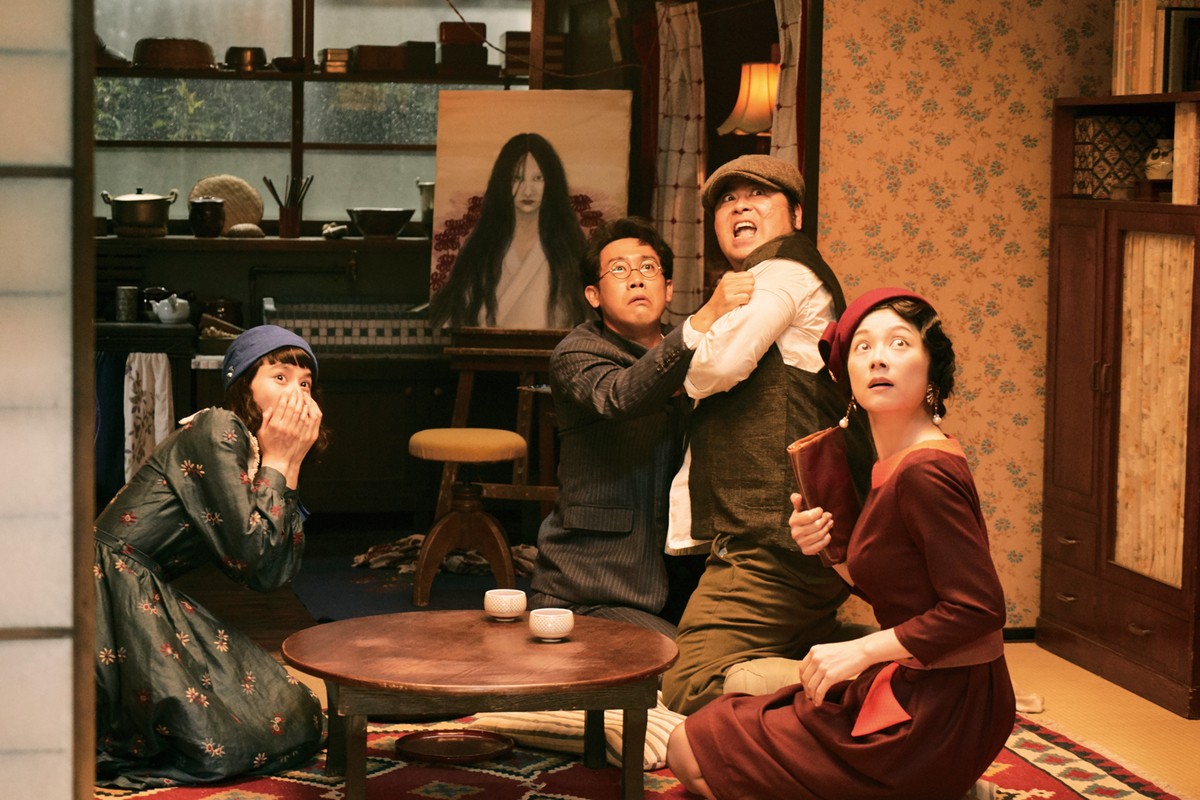 大泉洋が小池栄子に電柱から愛を叫ぶ！『グッドバイ』場面写真解禁