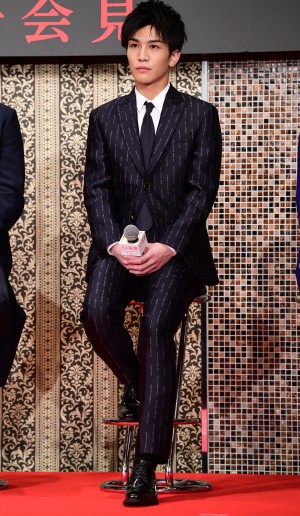 『AI崩壊』完成報告会見に登場した岩田剛典