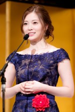 第1回「野間出版文化賞（特別賞）」贈呈式に登場した乃木坂46・白石麻衣
