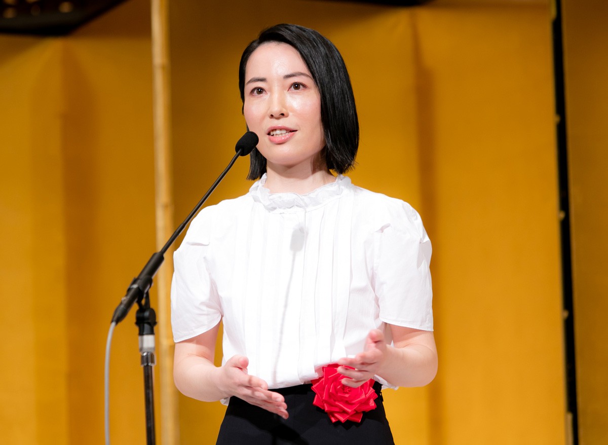 白石麻衣、大ヒット写真集は「大きなターニングポイントになった大切な一冊」
