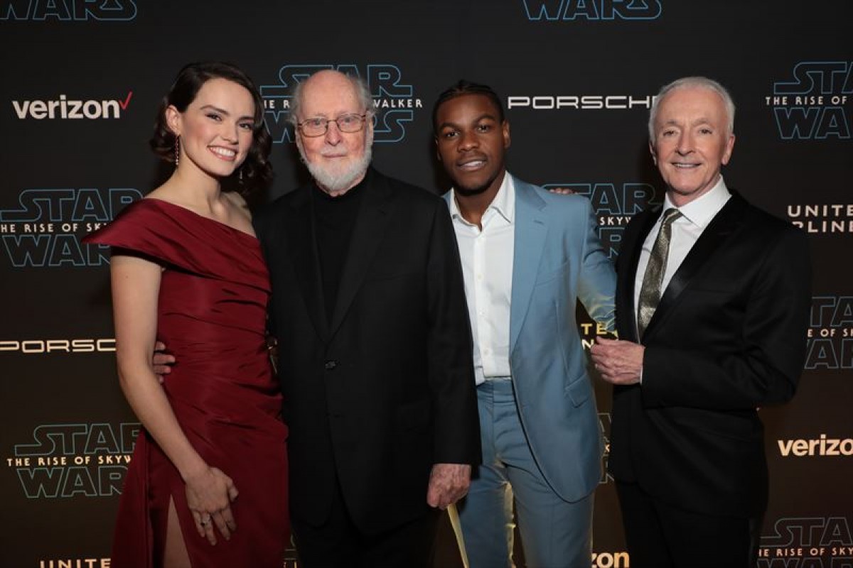 『スター・ウォーズ』“最後”のワールドプレミア開催！ ハリソン・フォードも降臨