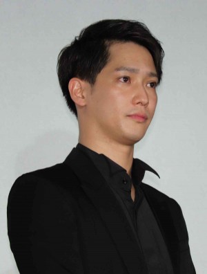 スペシャルドラマ『教場』舞台あいさつに登場した味方良介