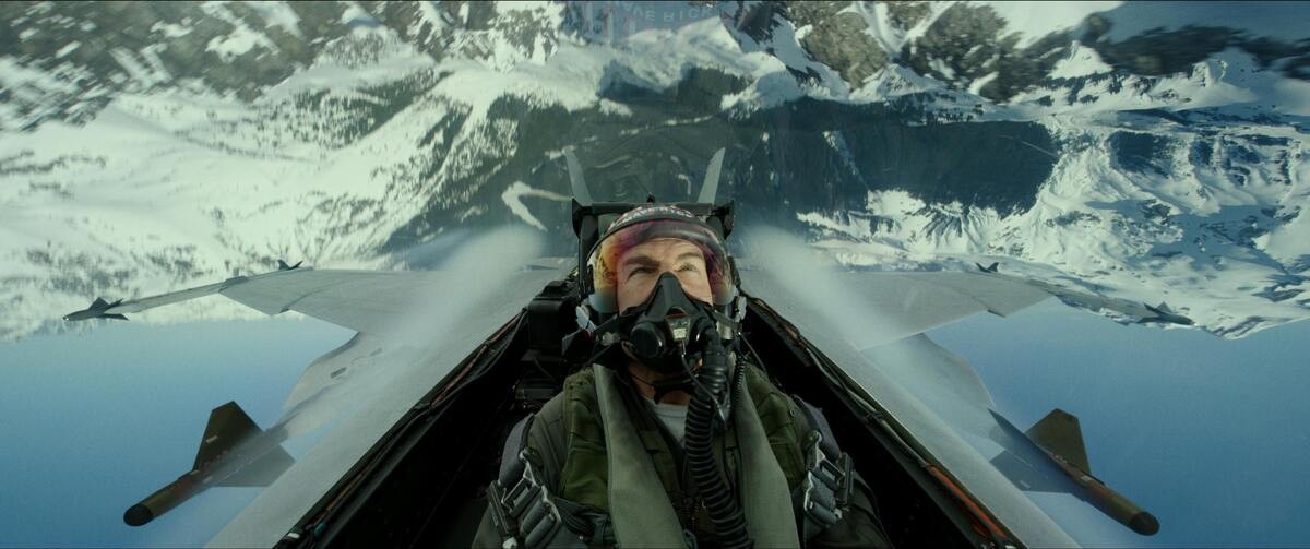 顔の歪みも本物！『トップガン マーヴェリック』飛行シーン裏側のメイキング映像公開