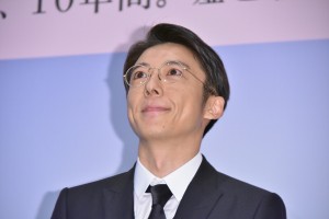 映画『ロマンスドール』完成披露試写会に登場した高橋一生